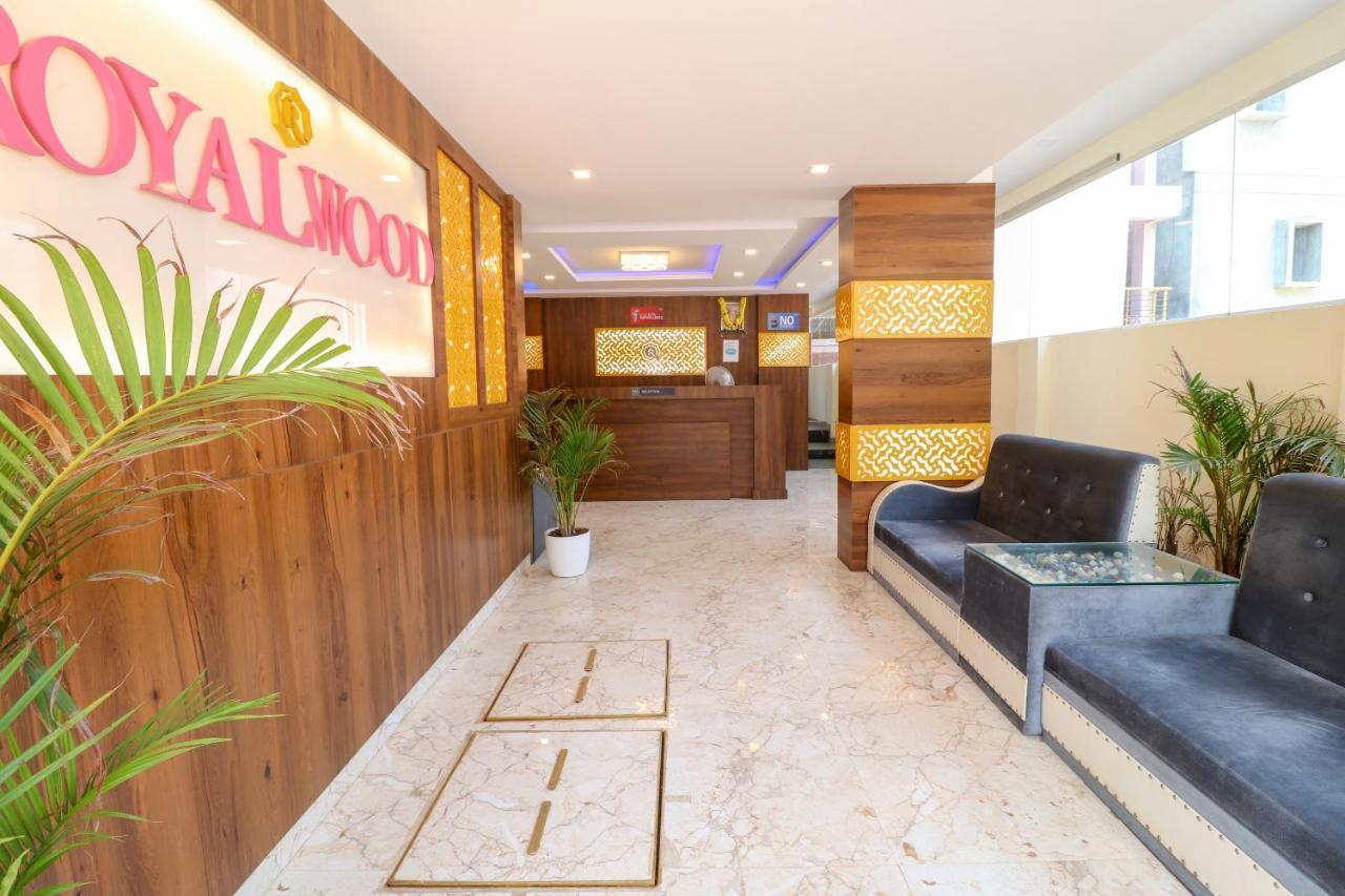 Oyo 36197 Royal Wood Otel Bangalore Dış mekan fotoğraf